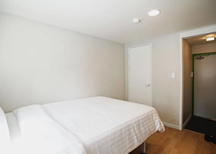 Hotel Sleepy Panda Streamwalk Jongno 3*