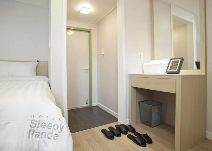 Hotel Sleepy Panda Streamwalk Jongno 3*